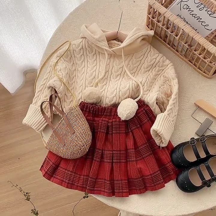 [507672] - Atasan Sweater Rajut Hoodie Anak Perempuan - Motif Big Pom Poms
