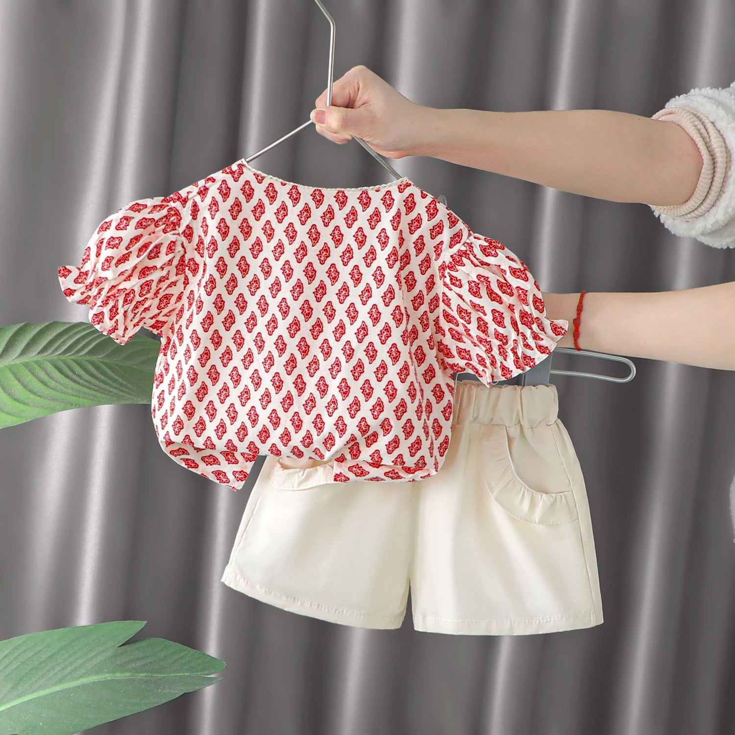 [340234] - Setelan Blouse Kancing Import Celana Pendek Anak Perempuan - Motif Abstract Pattern